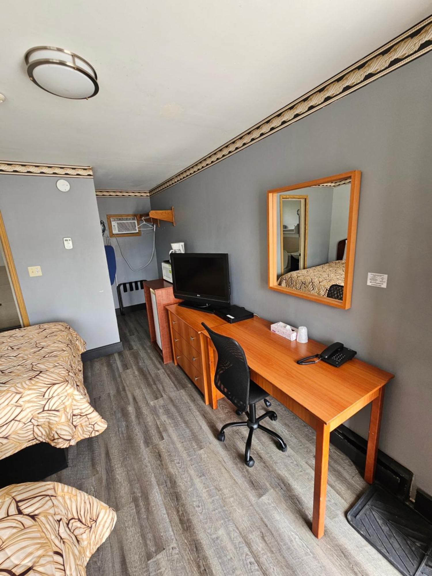 Forest Plaza Motel Mount Forest Εξωτερικό φωτογραφία