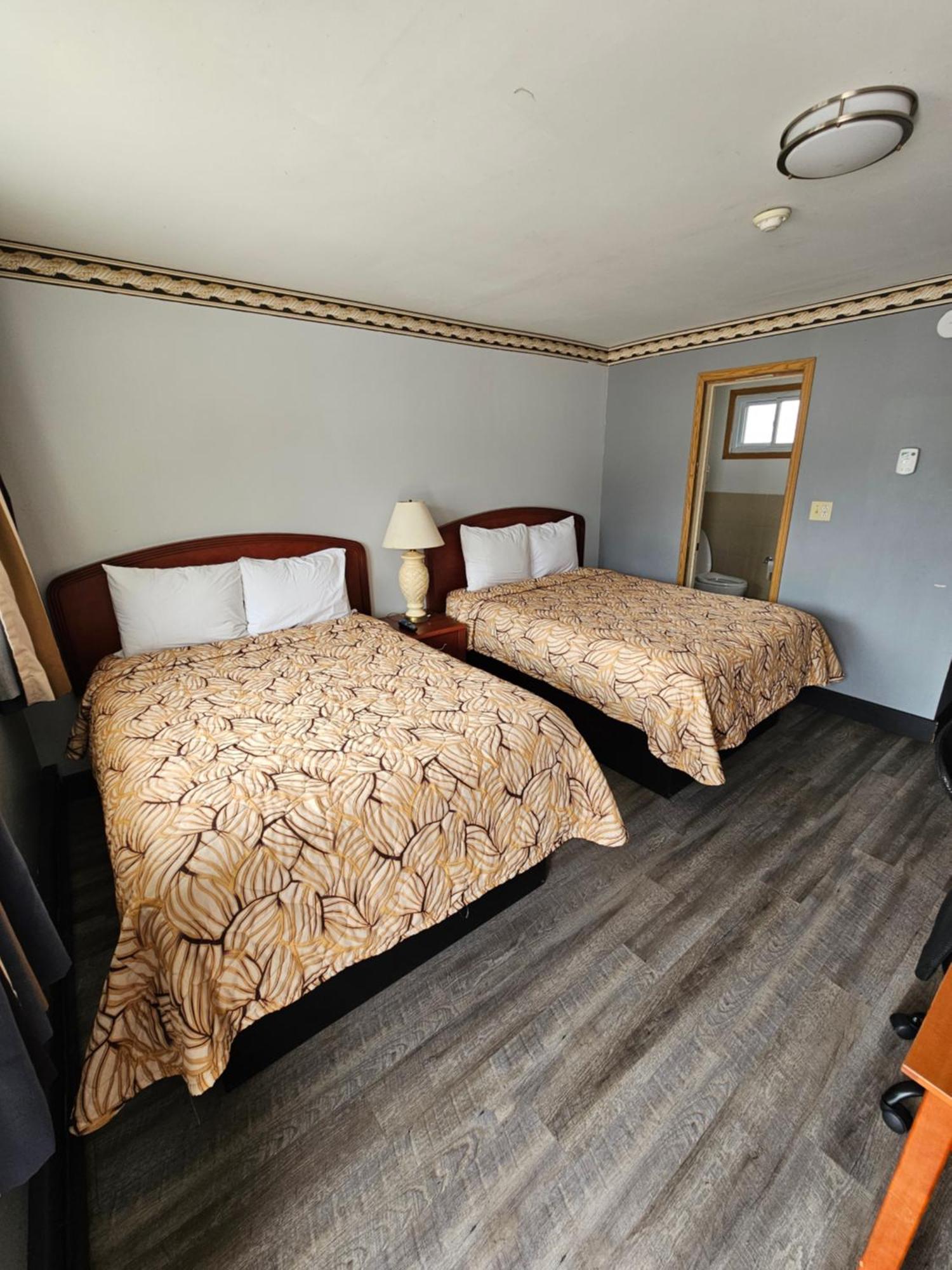 Forest Plaza Motel Mount Forest Εξωτερικό φωτογραφία