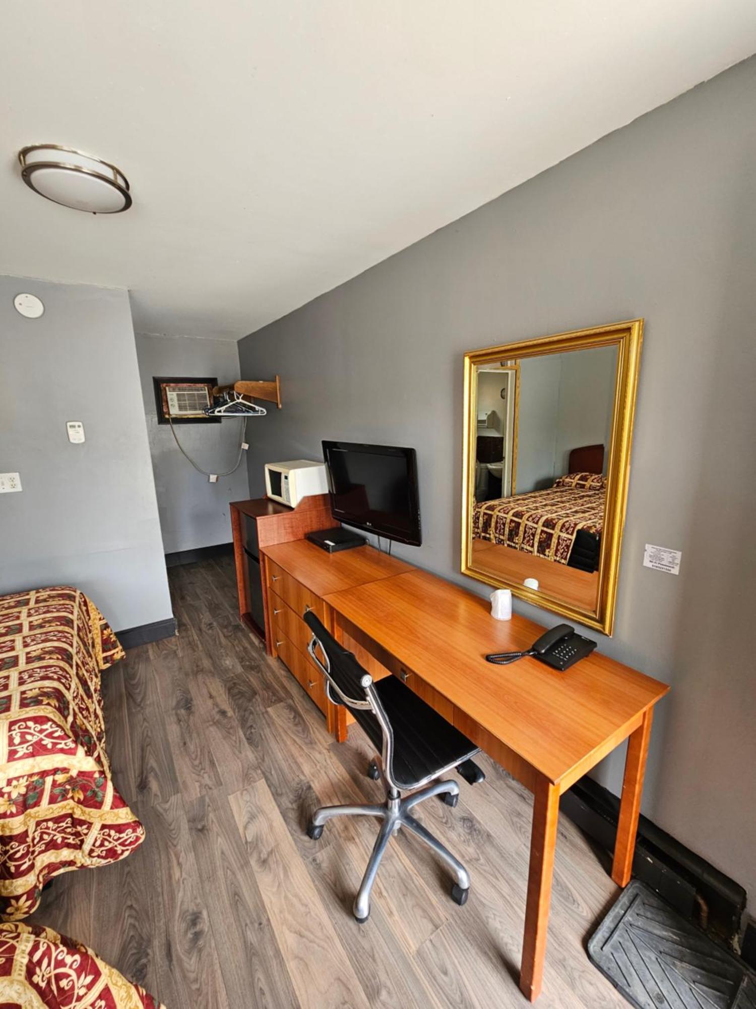 Forest Plaza Motel Mount Forest Εξωτερικό φωτογραφία