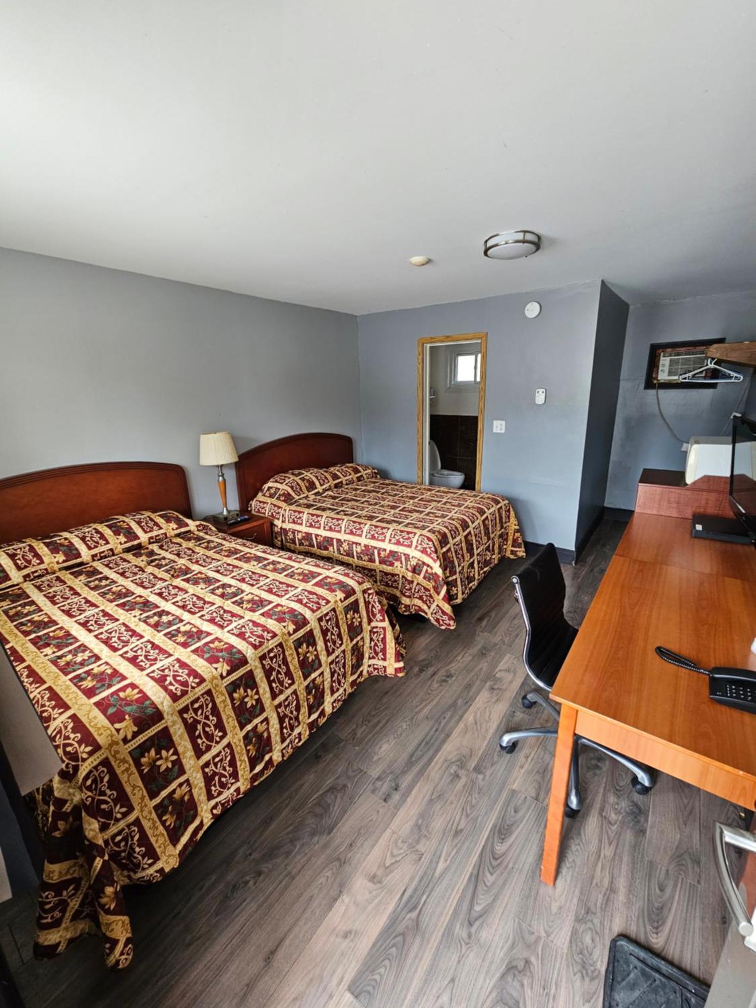 Forest Plaza Motel Mount Forest Εξωτερικό φωτογραφία