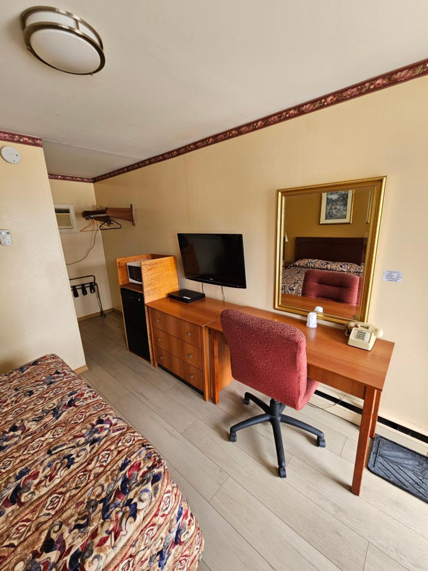 Forest Plaza Motel Mount Forest Εξωτερικό φωτογραφία