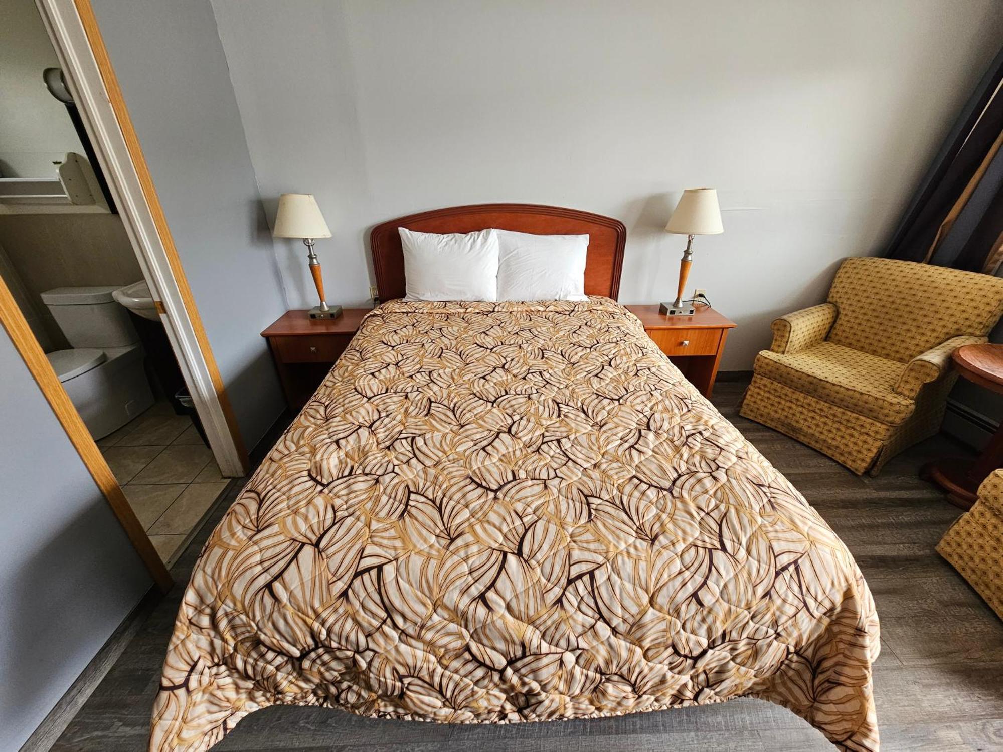 Forest Plaza Motel Mount Forest Εξωτερικό φωτογραφία