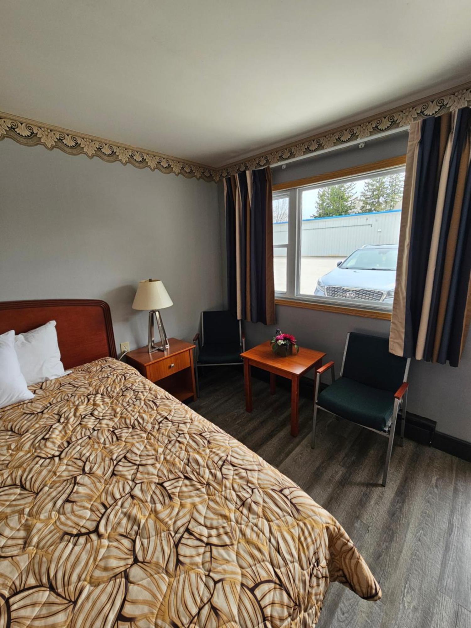 Forest Plaza Motel Mount Forest Εξωτερικό φωτογραφία