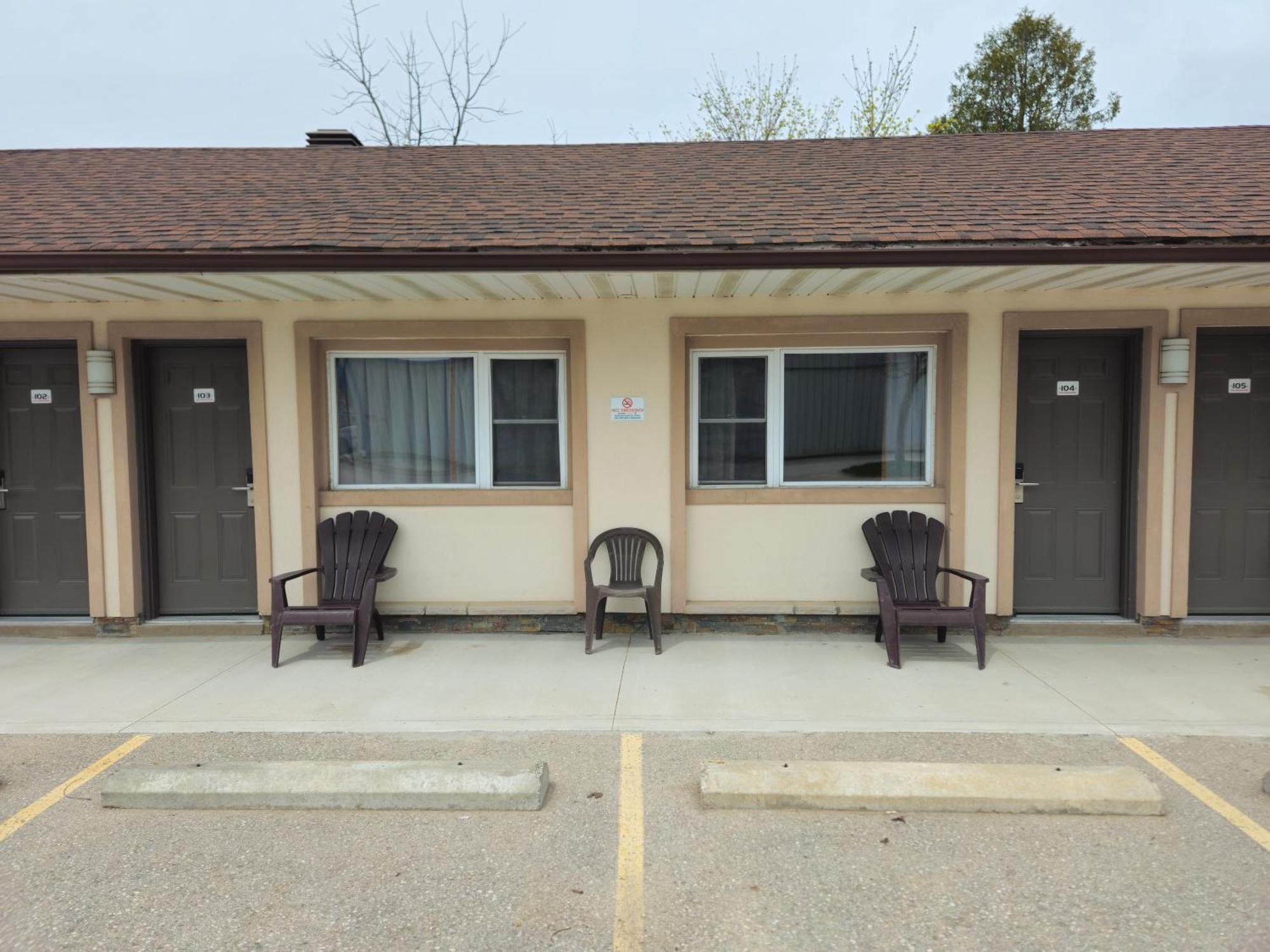 Forest Plaza Motel Mount Forest Εξωτερικό φωτογραφία