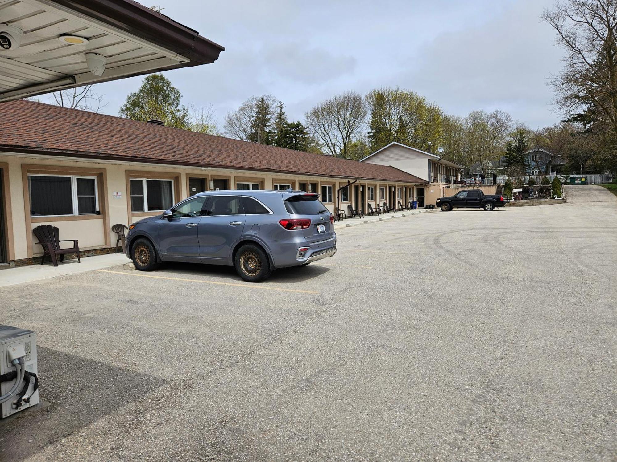 Forest Plaza Motel Mount Forest Εξωτερικό φωτογραφία