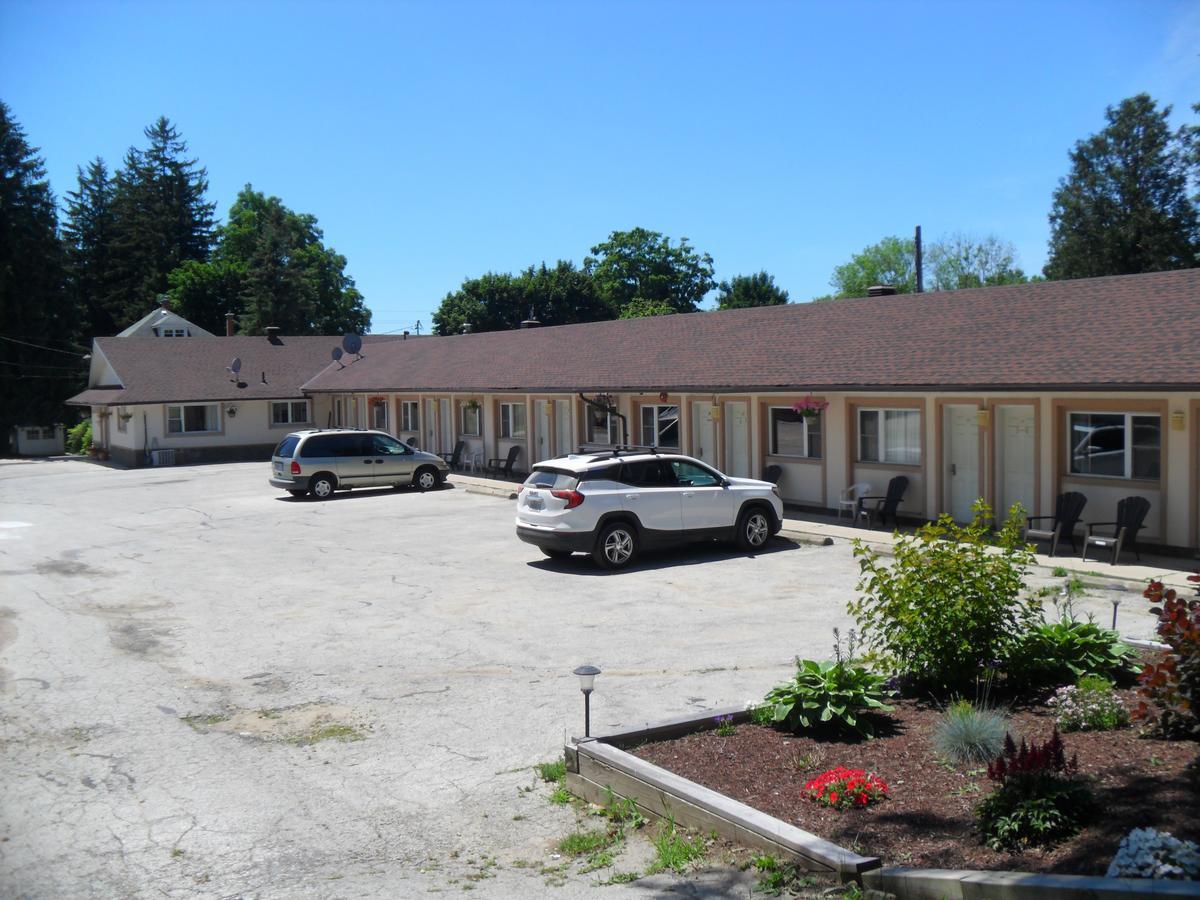 Forest Plaza Motel Mount Forest Εξωτερικό φωτογραφία