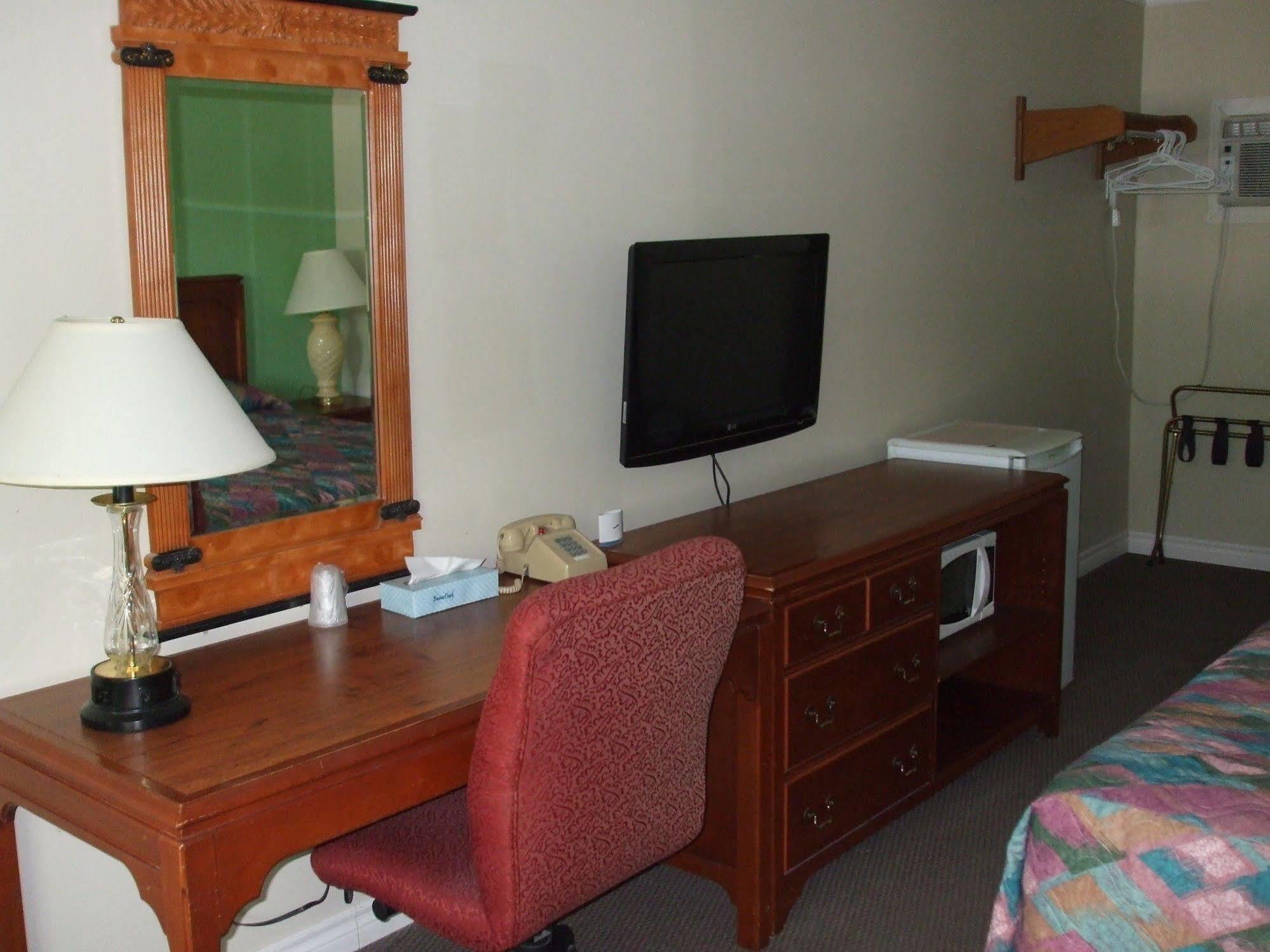 Forest Plaza Motel Mount Forest Εξωτερικό φωτογραφία