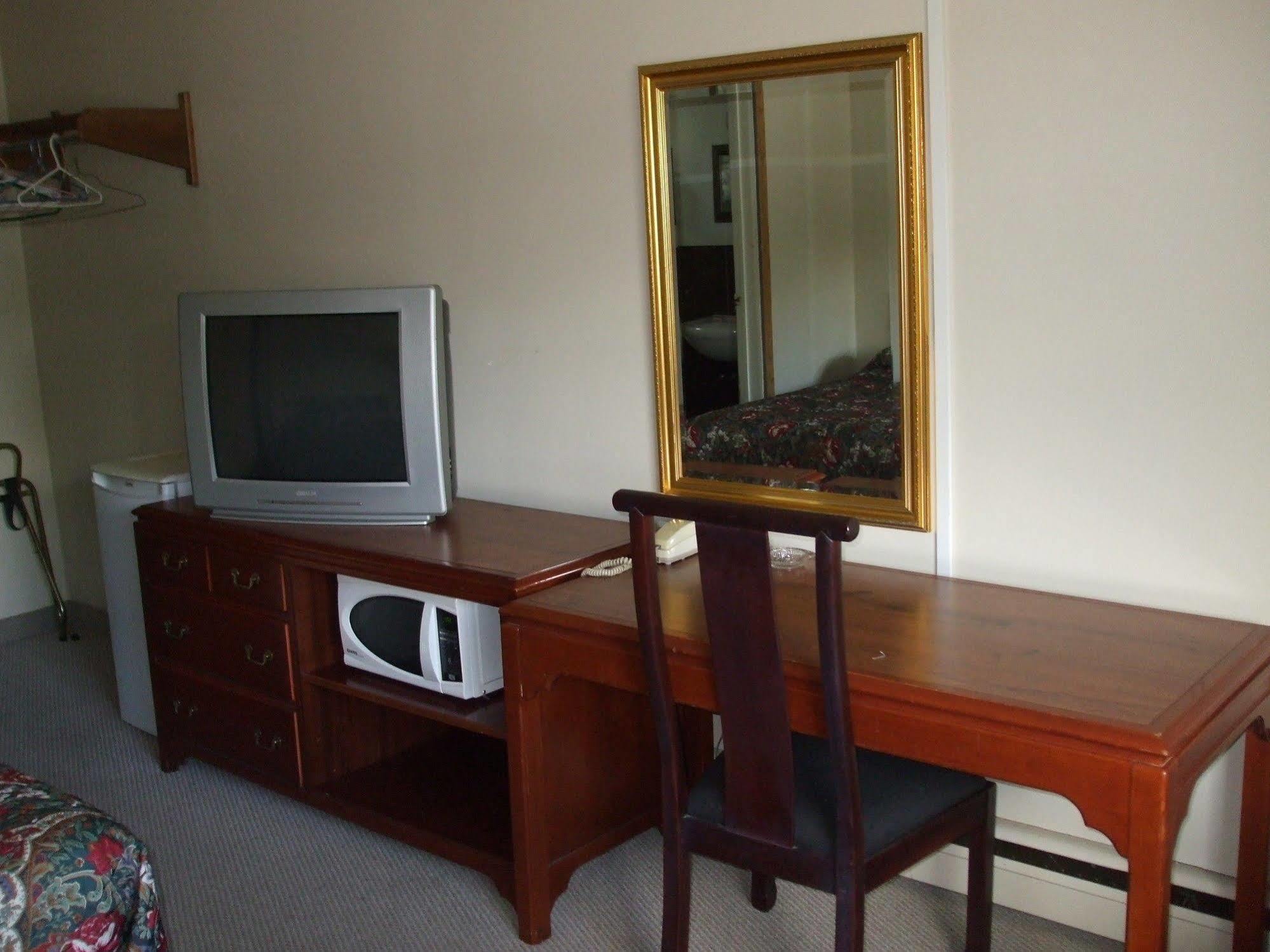 Forest Plaza Motel Mount Forest Εξωτερικό φωτογραφία