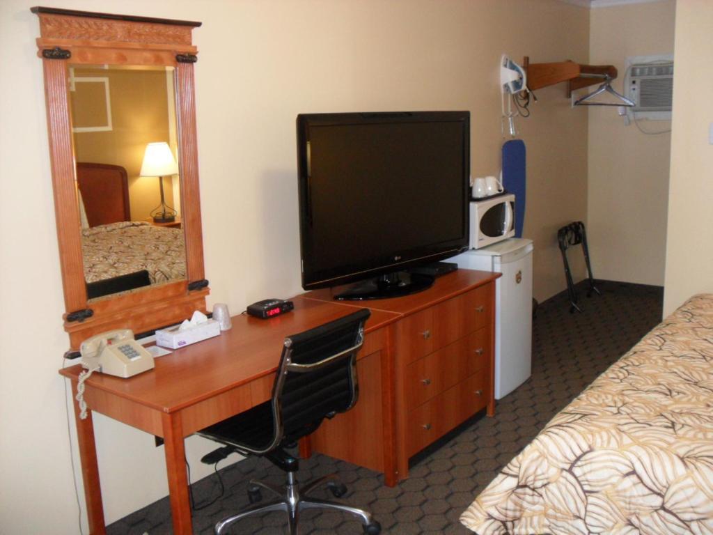 Forest Plaza Motel Mount Forest Εξωτερικό φωτογραφία