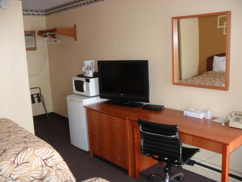 Forest Plaza Motel Mount Forest Εξωτερικό φωτογραφία
